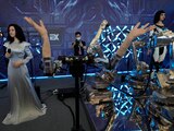Autómatas cantantes en la Conferencia Mundial de Robótica 2022, celebrada ayer en China.