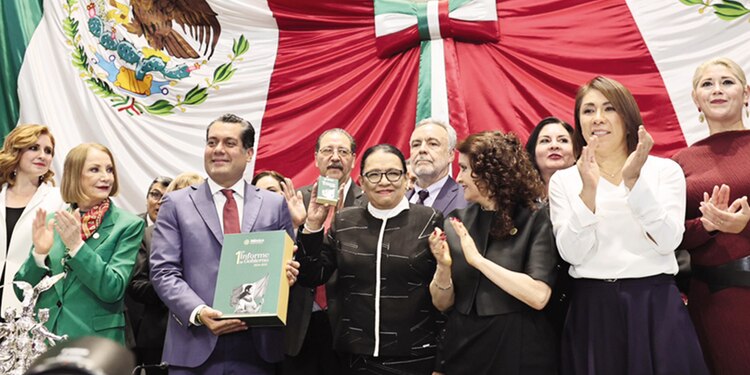 Laura Itzel Castillo, nueva presidenta del Senado; Sergio Gutiérrez Luna, presidente de San Lázaro, y la secretaria de Gobernación, Rosa Icela Rodríguez, ayer, en el Congreso.