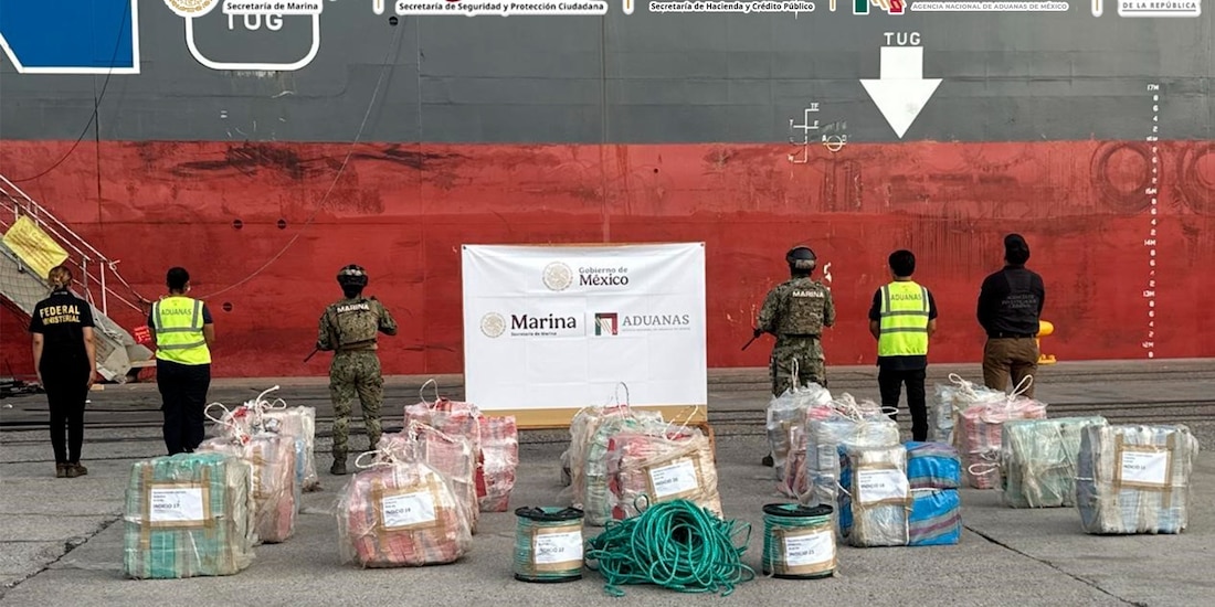 Aseguramiento de más de una tonelada de cocaína en el puerto de Lázaro Cárdenas, Michoacán.