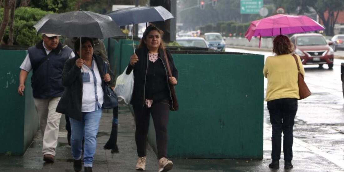Lluvias persisten este domingo en la Ciudad de México.