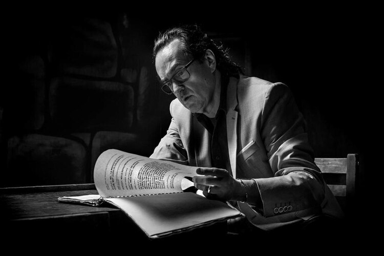 Rafael Perrín durante el montaje.