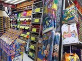 En CDMX hay una bodega de dulces baratos con variedad de productos.