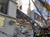 Se trabaja en el rescate de los desaparecidos en este edificio de Georgia, en Eurasia