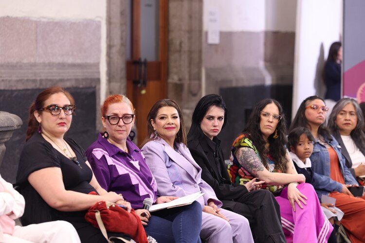 La Jefa de Gobierno, Clara Brugada, durante el encuentro "Sinfonía de Mujeres" en el Museo de la Ciudad de México.