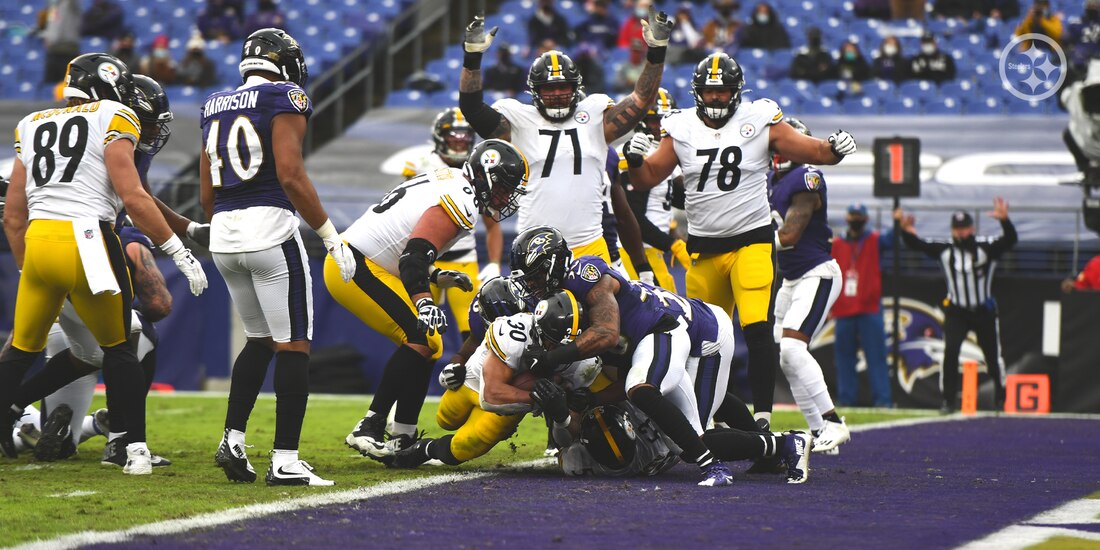 Una serie ofensiva del duelo entre Pittsburgh Steelers y Baltimore Ravens de la Semana 8 de la NFL