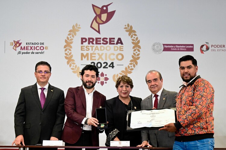 Gobernadora Delfina Gómez encabezó la entrega de la Presea de Estado de México 2024.