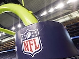 En la imagen de archivo del 13 de agosto de 2021 se muestra el logo de la NFL