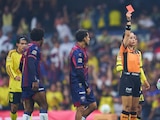 Rodolfo Cota casi se va expulsado del partido entre América y Atlante.