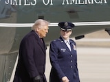 El presidente estadounidense, Donald Trump, tras su llegada a la Base Andrews, en Maryland, ayer.