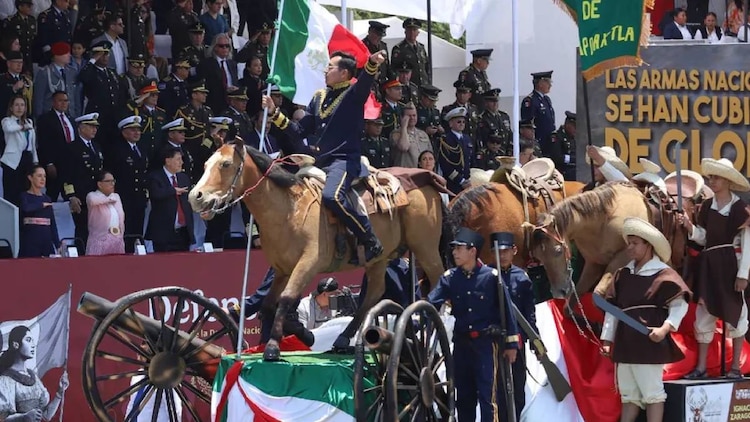 Desfiles por festividad de la batalla de Puebla