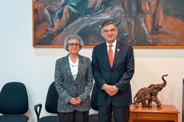 En el encuentro se abordaron mejoras en infraestructura hospitalaria, financiamiento al programa Salud Casa por Casa.