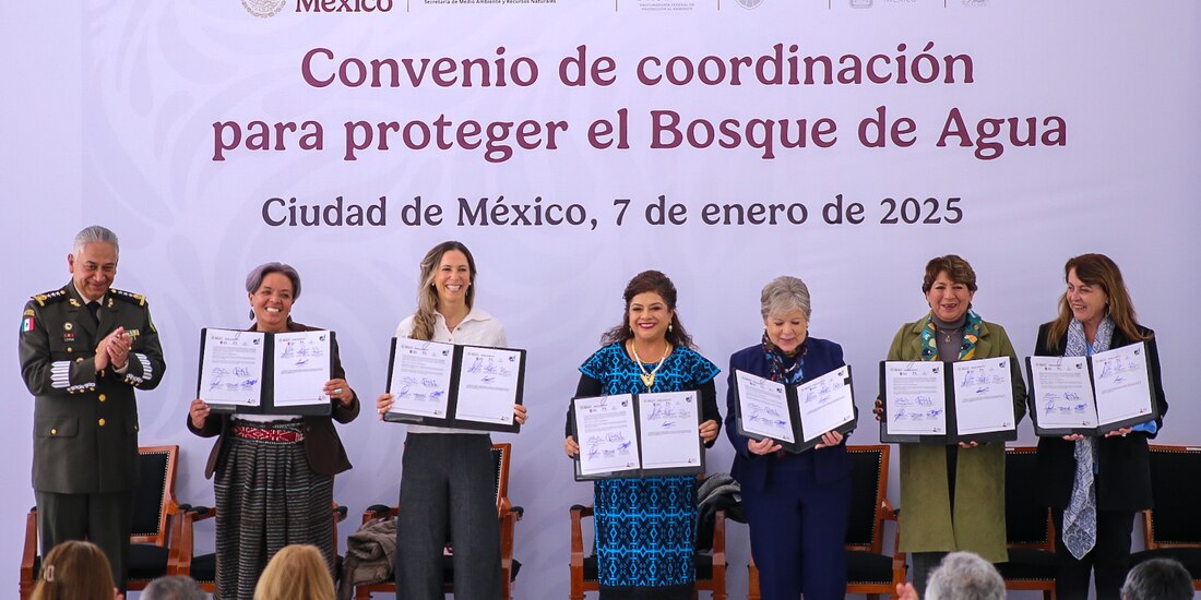 Clara Brugada encabezó la firma del convenio con autoridades federales. así como del Edomex y Morelos, ayer.