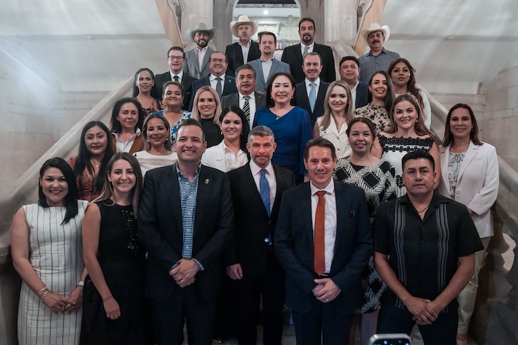 Alcaldes panistas se reunieron en Chihuahua para discutir la situación crítica de las finanzas municipales.