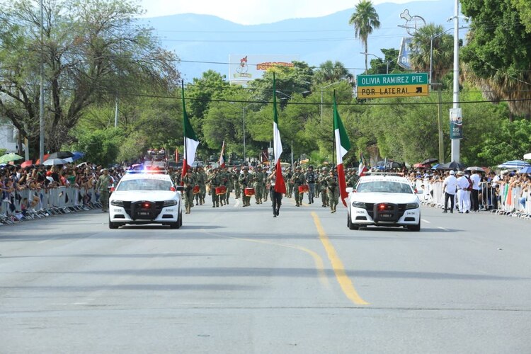 En Tamaulipas desfilaron 351 elementos de la Defensa, Marina y Guardia Nacional.