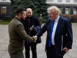 Boris Johnson presenta paquete de ayuda financiera y militar durante visita a Ucrania