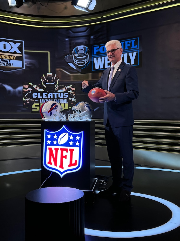 Arturo Olivé es director general de la NFL en México