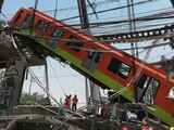 Labores de descenso para bajar el segundo vagón de la Línea 12 del Metro de CDMX.