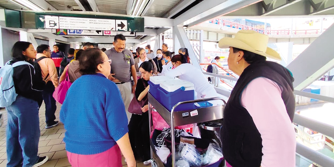 Módulo de vacunación en Constitución de 1917, en febrero.
