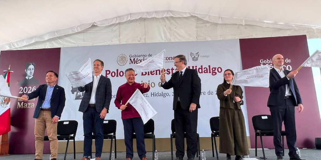 El banderazo de salida de la construcción y el reconocimiento al dinamismo económico del estado fueron encabezados por el secretario de Economía, Marcelo Ebrard Casaubon.