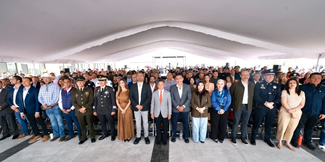 Autoridades de Jalisco en evento oficial.