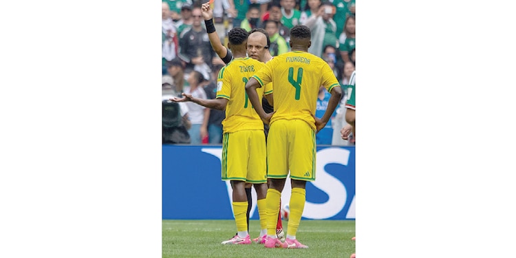 SUDÁFRICA terminó el
encuentro con dos menos.