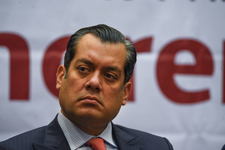 Sergio Gutiérrez Luna es señalado por usar marcas de lujo para vestir.