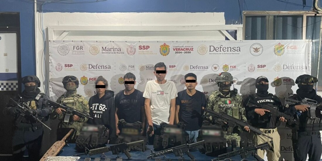 Detenidos por posibles delitos.