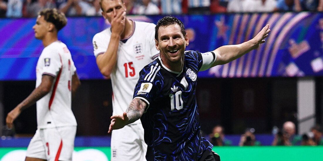 Lionel Messi durante el partido ante Inglaterra.