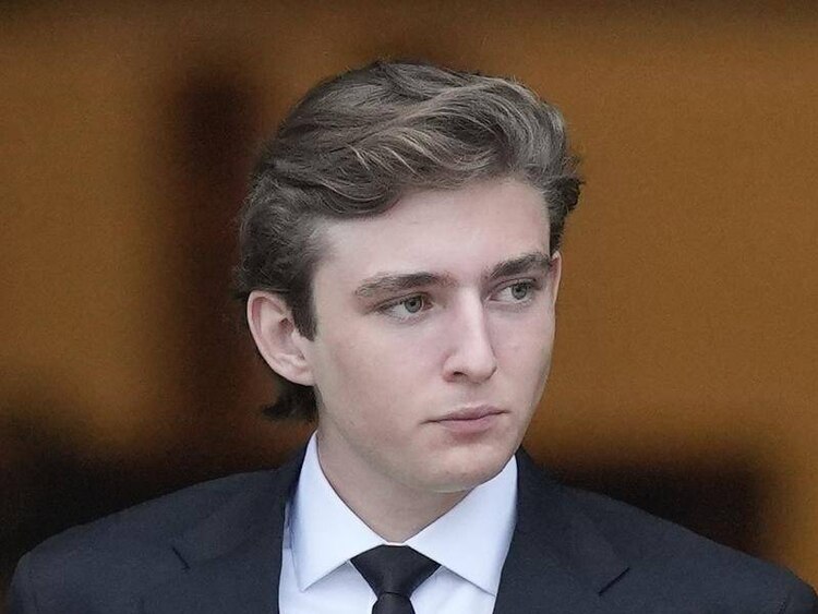Barron es el hijo menor de Donald Trump; el último vástago del presidente electo.