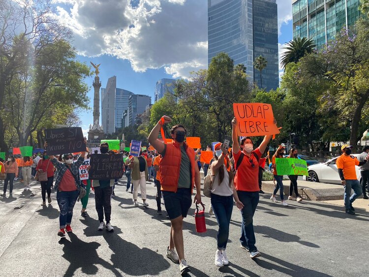 Comunidad UDLAP demanda volver al campus tras siete meses de conflicto interno.