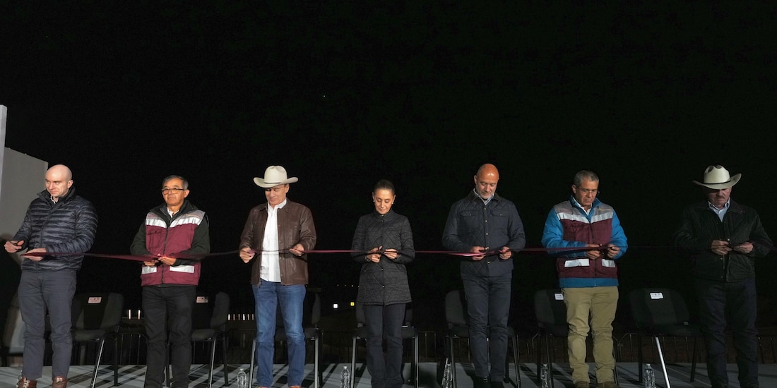 La presidenta Claudia Sheinbaum encabeza el corte de listón de la nueva vía interestatal.