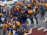 Aficionados de Tigres tuvieron un enfrentamiento con personal de seguridad del Estadio Universitario previo al duelo ante Pachuca.