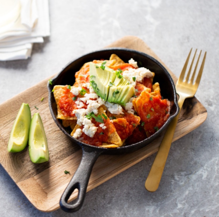 Ciudad de México │ La cocina de nuestro país fue declarada Patrimonio Mundial Inmaterial por la UNESCO y en la capital puedes saborear todo el espectro de la gastronomía nacional. Tacos de todo tipo, chilaquiles, tamales, antojitos y guisos con una gran riqueza de sabores y aromas cuyos orígenes se remontan a las tradiciones prehispánicas y la fusión que tuvo con la cocina española, caribeña y árabe.