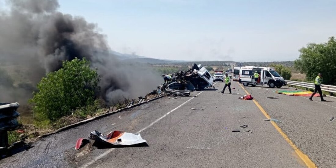 Aparatoso choque en la autopista Cuacnopalan – Oaxaca.