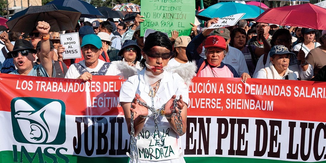 MANIFESTACIÓN, ayer, de personal del IMSS