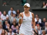 Ashleigh Barty celebra en Wimbledon