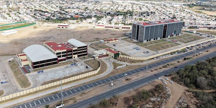 Vista aérea de la Aduana de Nuevo Laredo, Tamaulipas.