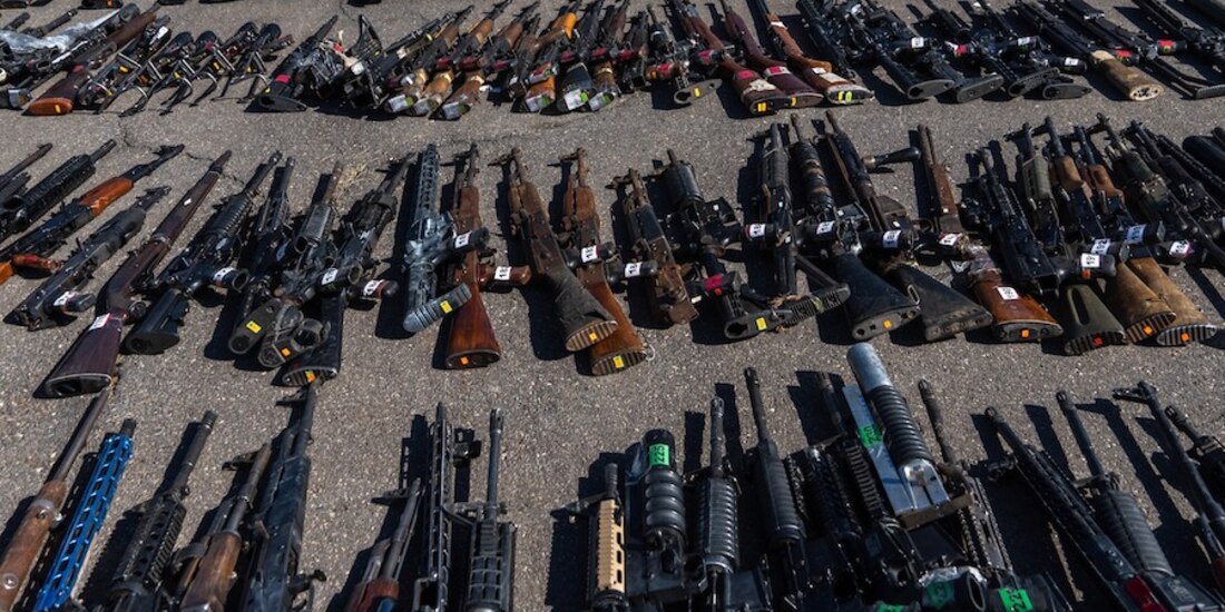 La Secretaría de la Defensa Nacional destruyó ayer, en Chihuahua, 277 armas largas y 157 cortas, artefactos asegurados por autoridades de los tres órdenes de gobierno, en acciones contra el crimen.