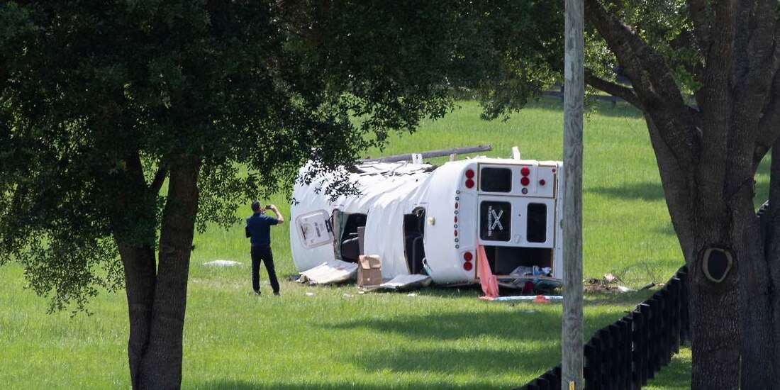 Mueren 8 trabajadores agrícolas mexicanos tras un accidente en Florida.