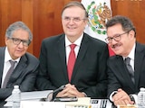 DE IZQ. a der.: Higinio Martínez, Marcelo Ebrard e Ignacio Mier, ayer, en el Senado.