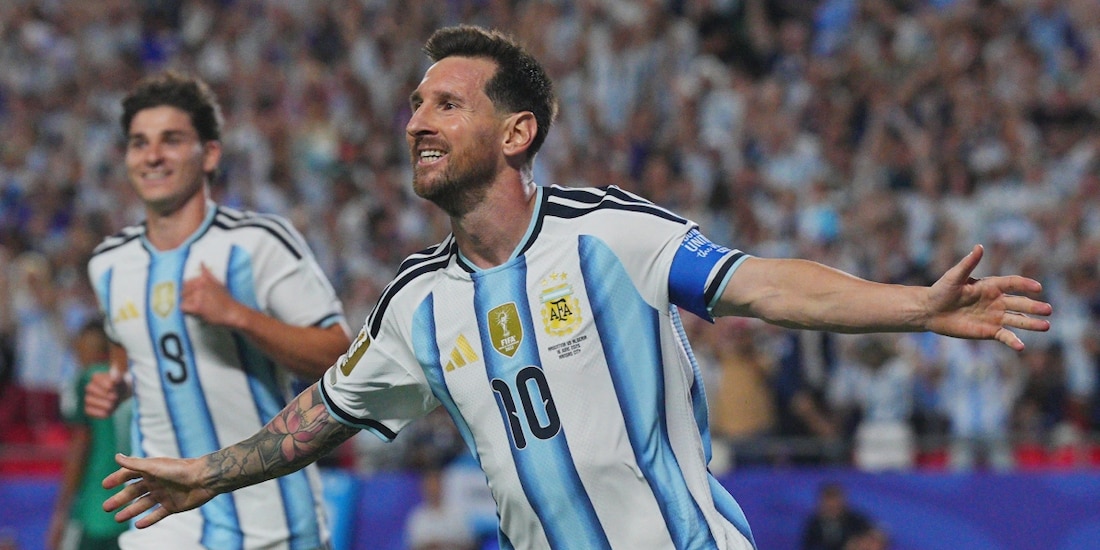 Lionel Messi celebra uno de sus tres goles en el Argentina vs Argelia de la Copa del Mundo 2026