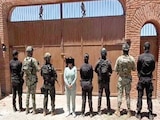 federales intevienen y resguardan el inmueble, ayer.