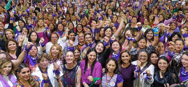 La gobernadora de Quintana Roo, Mara Lezama mantiene la lucha para abrir la brecha a las futuras generaciones hasta lograr la igualdad laboral, política y social.