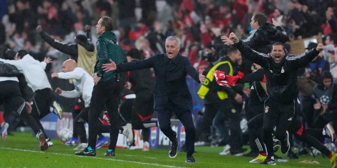José Mourinho celebró por todo lo alto la victoria del Benfica sobre el Real Madrid.