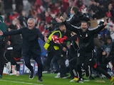 José Mourinho celebró por todo lo alto la victoria del Benfica sobre el Real Madrid.