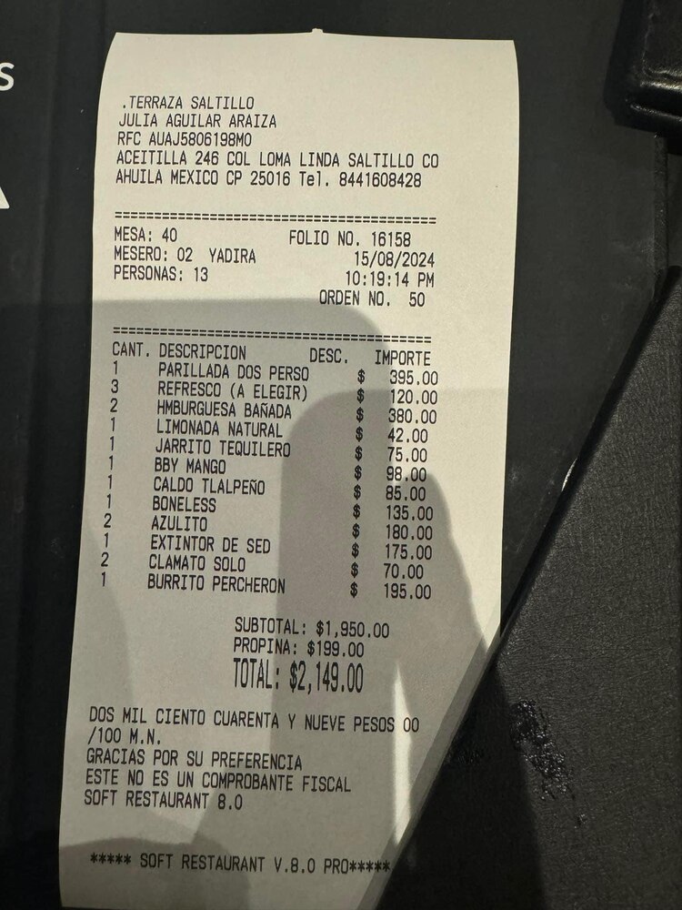 Al cliente del restaurante se le realizó un cargo de 199 pesos por concepto de propina.