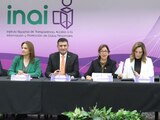 Integrantes del Inai tras la reunión con comisionados de organismos garantes estatales, ayer.