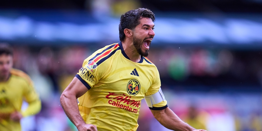 Henry Martín festeja su tempranero gol en el América vs Santos.
