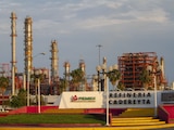 Aspecto de la Refinería Cadereyta, en Nuevo León.