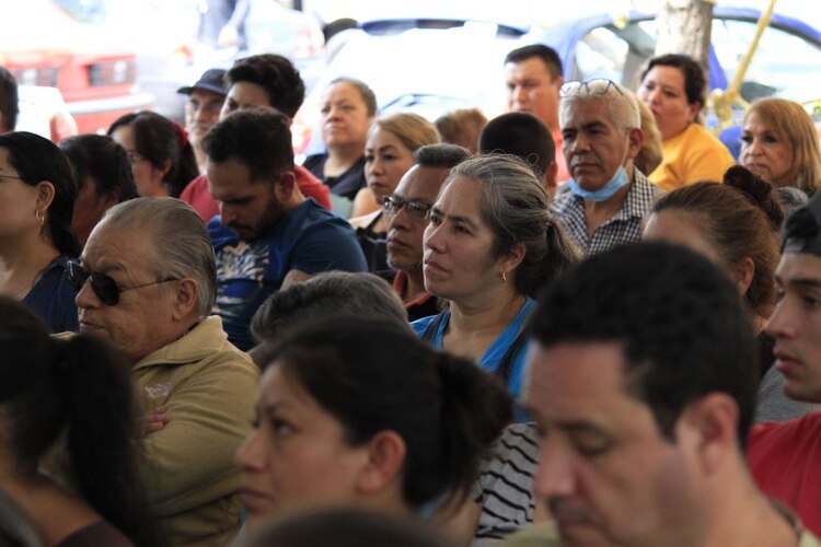 El alcalde Giovani Gutiérrez Aguilar destaca la mayor campaña de regularización en mercados públicos de Coyoacán con 400 cédulas entregadas en un trienio.